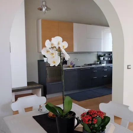 Apartamento Palazzina Storica A Con Terrazzo